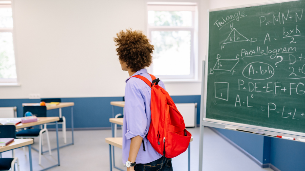 alumno con confianza en academia plumier
